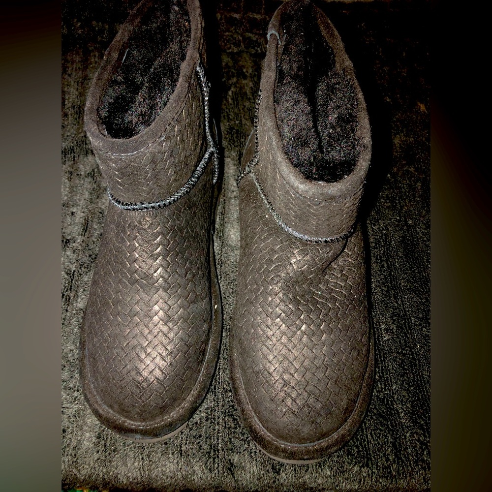 BearPaw Black Ankle Boots (Super Warm & Comfortable)